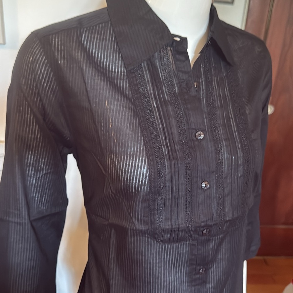 NWT northern reflections size small sheer Black Button-Up Blouse